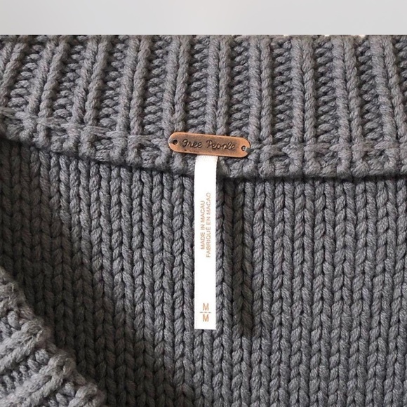 NWT | FREE PEOPLE Alli V Neck In Grey | size: M - Picture 5 of 8